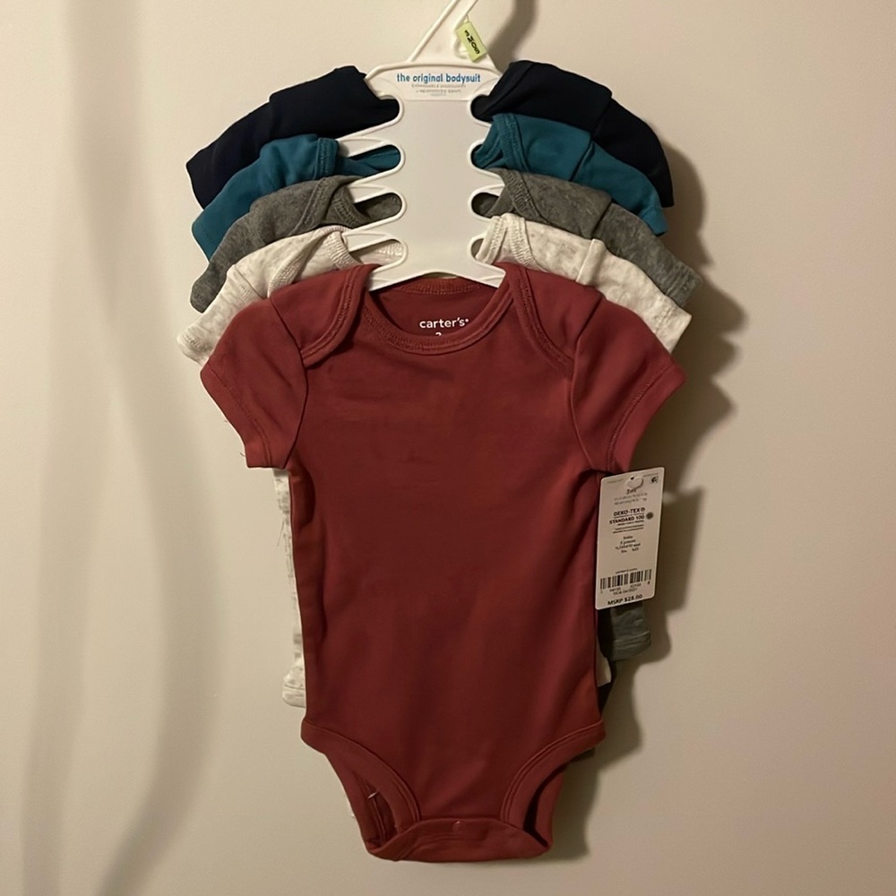 Carter’s Short sleeved onesies 5ct 3 month